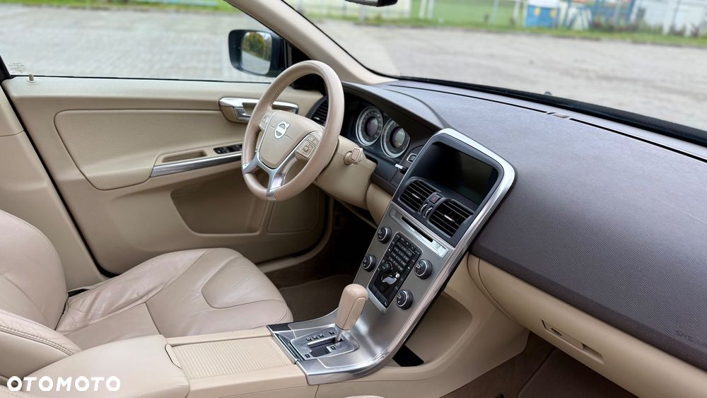 Volvo XC 60 D3 Momentum - 17