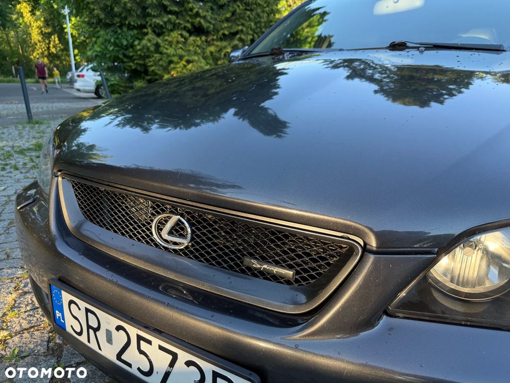 Lexus IS 300 Sport - 13