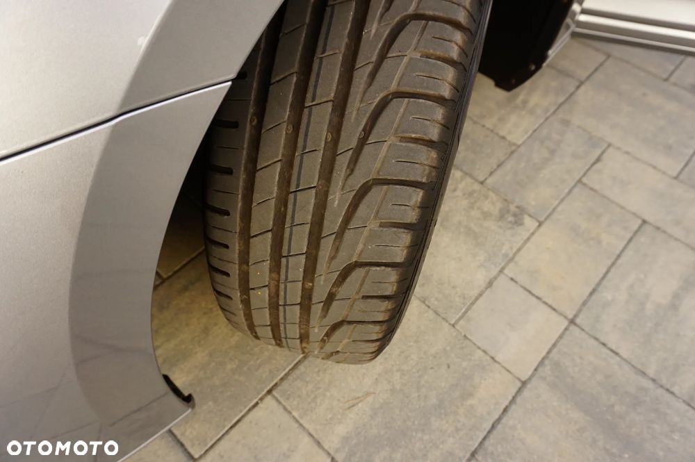 Volkswagen Passat Variant 1.5 TSI EVO Business DSG - 4