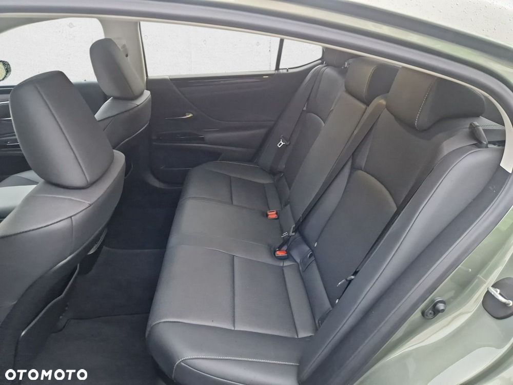 Lexus ES - 20