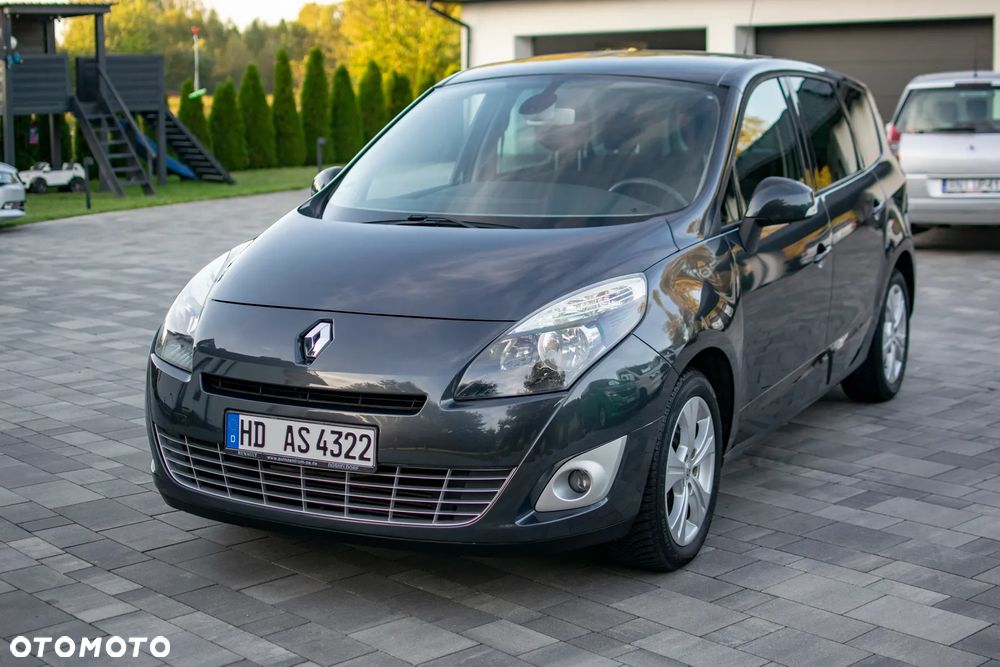 Renault Grand Scenic - 31