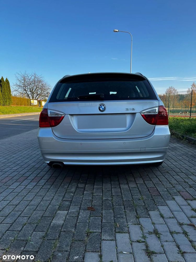BMW Seria 3 318i - 5