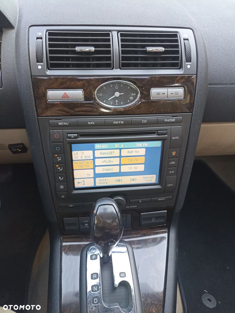 Ford Mondeo 2.5 V6 Ghia X - 15