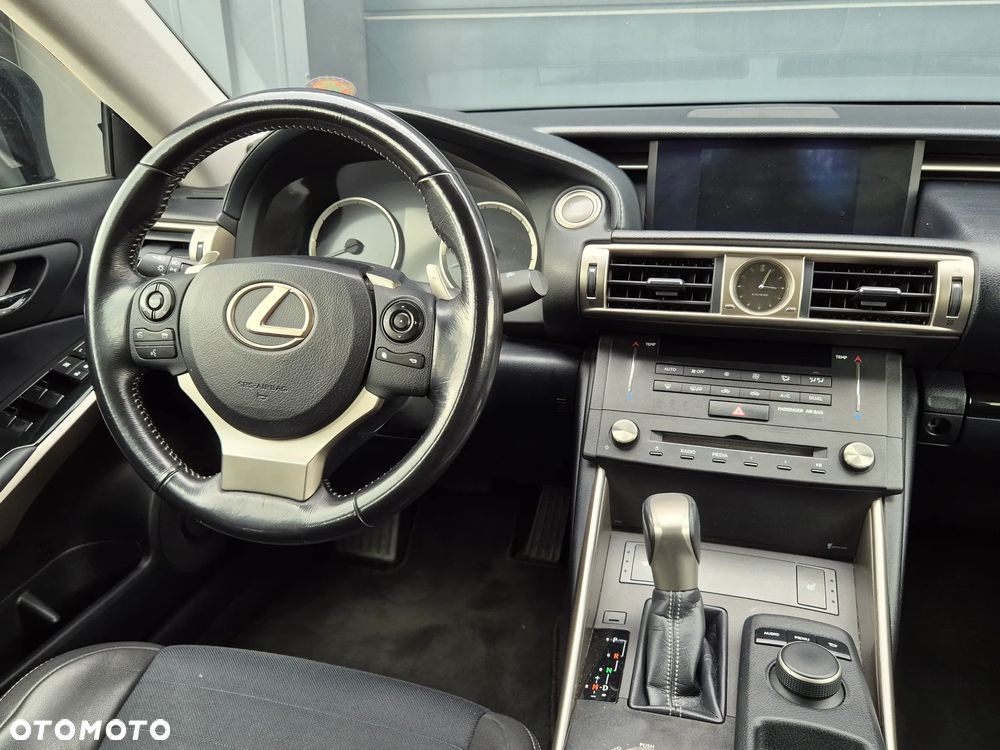 Lexus IS - 17