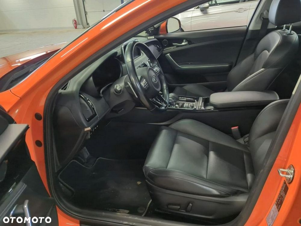 Kia Stinger - 6
