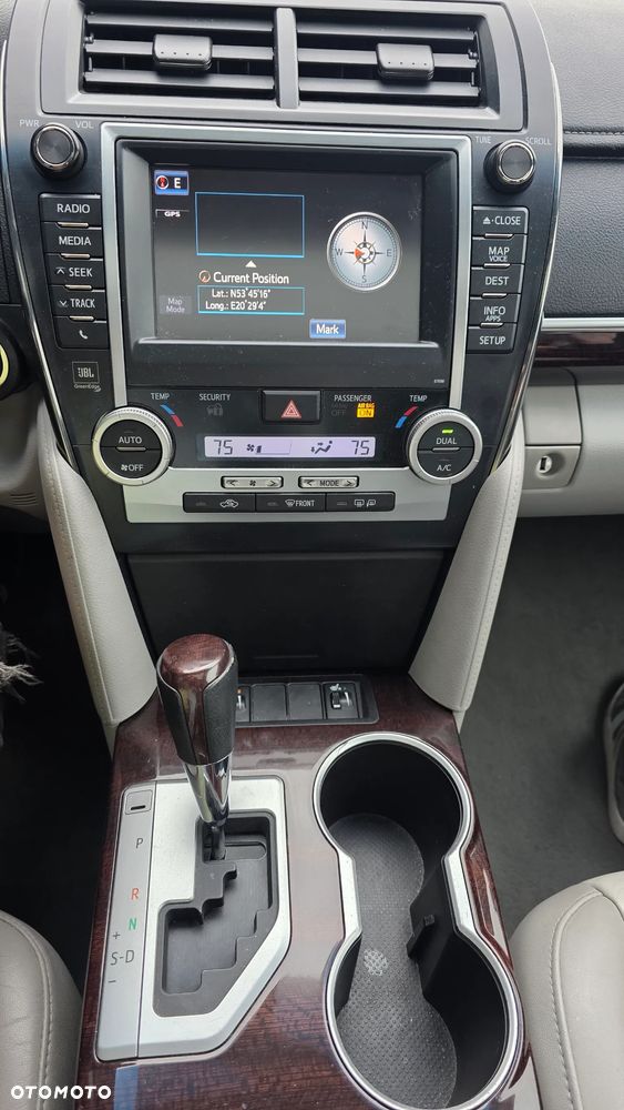 Toyota Camry - 11