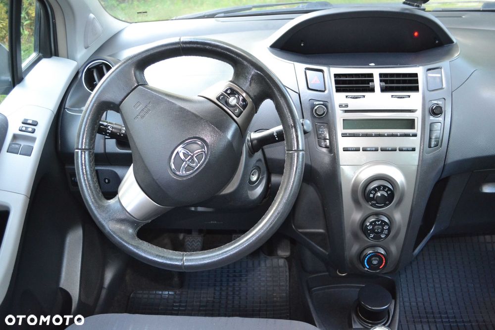 Toyota Yaris - 5