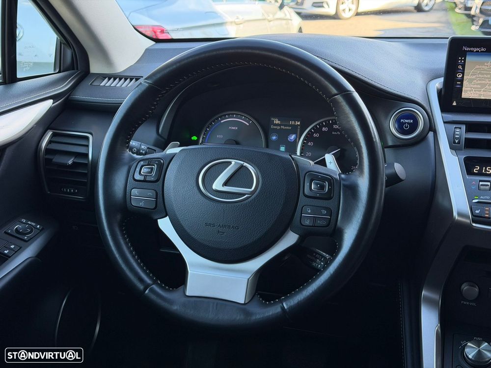 Lexus NX 300h Executive+ - 25