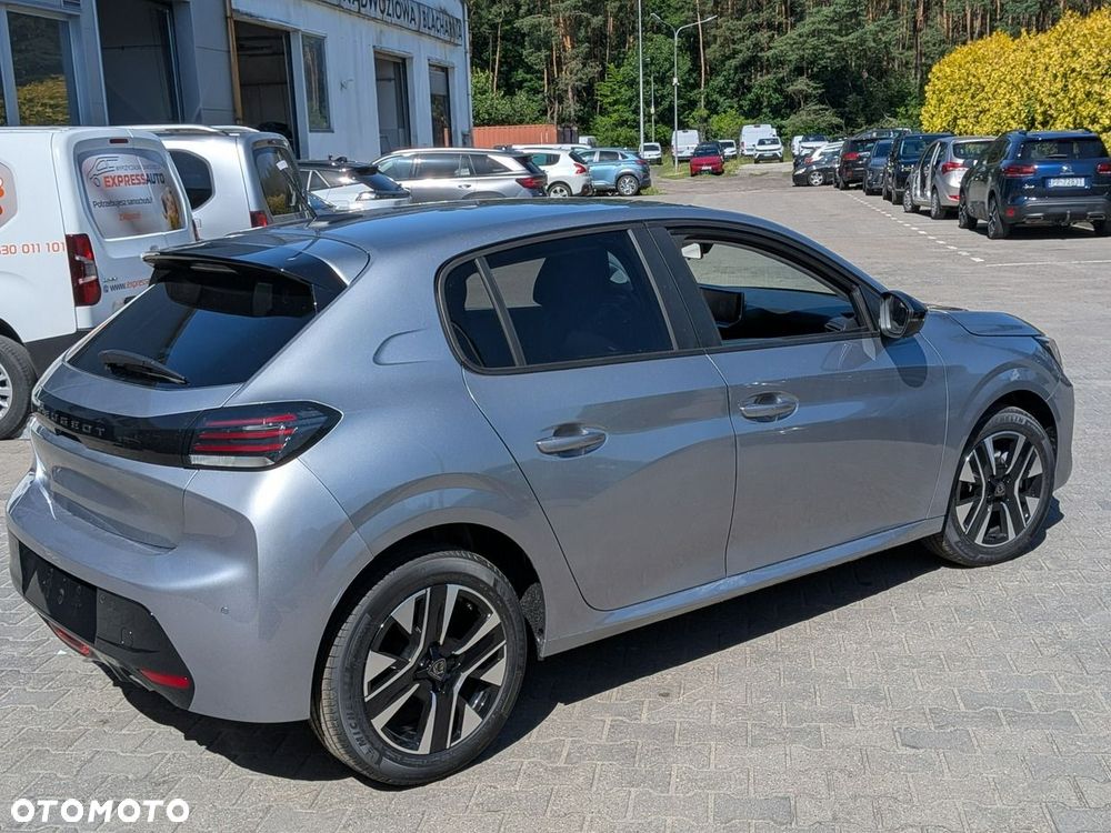 Peugeot 208 - 4