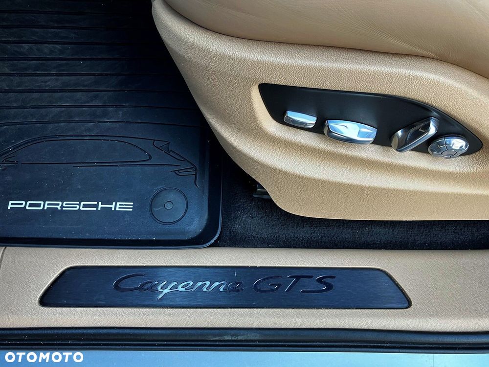 Porsche Cayenne - 20