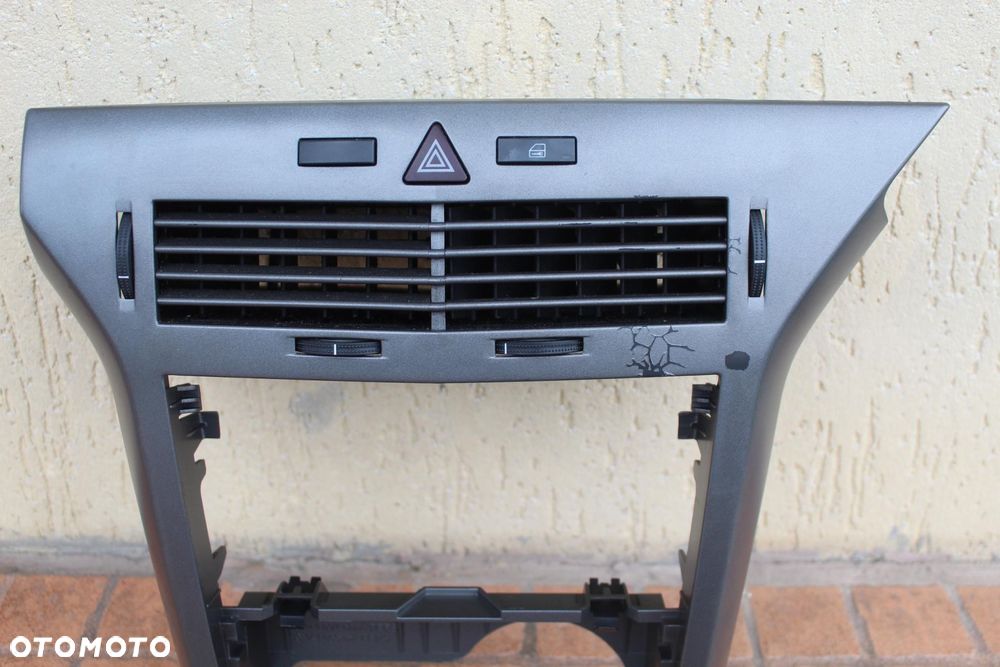 KONSOLA ŚRODKOWA KRATKI OPEL ASTRA H 331985437 - 2