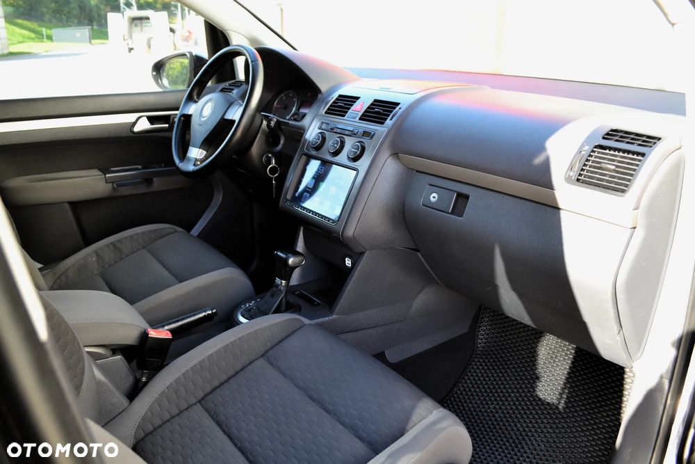 Volkswagen Touran 1.9 TDI DPF DSG Highline - 10