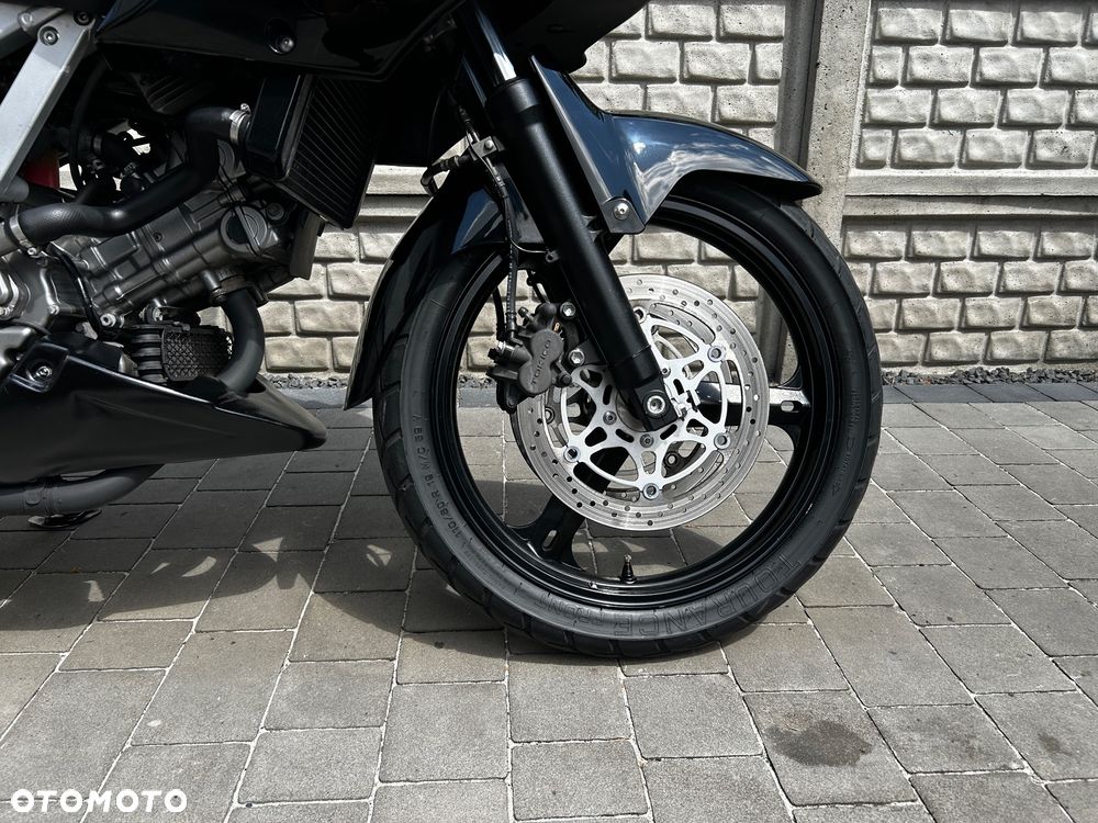Suzuki V-STROM - 10