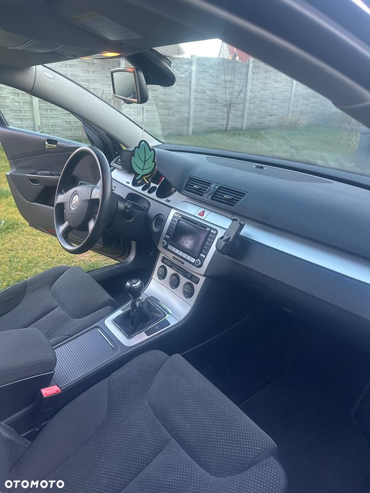 Volkswagen Passat 2.0 TDI Individual - 8