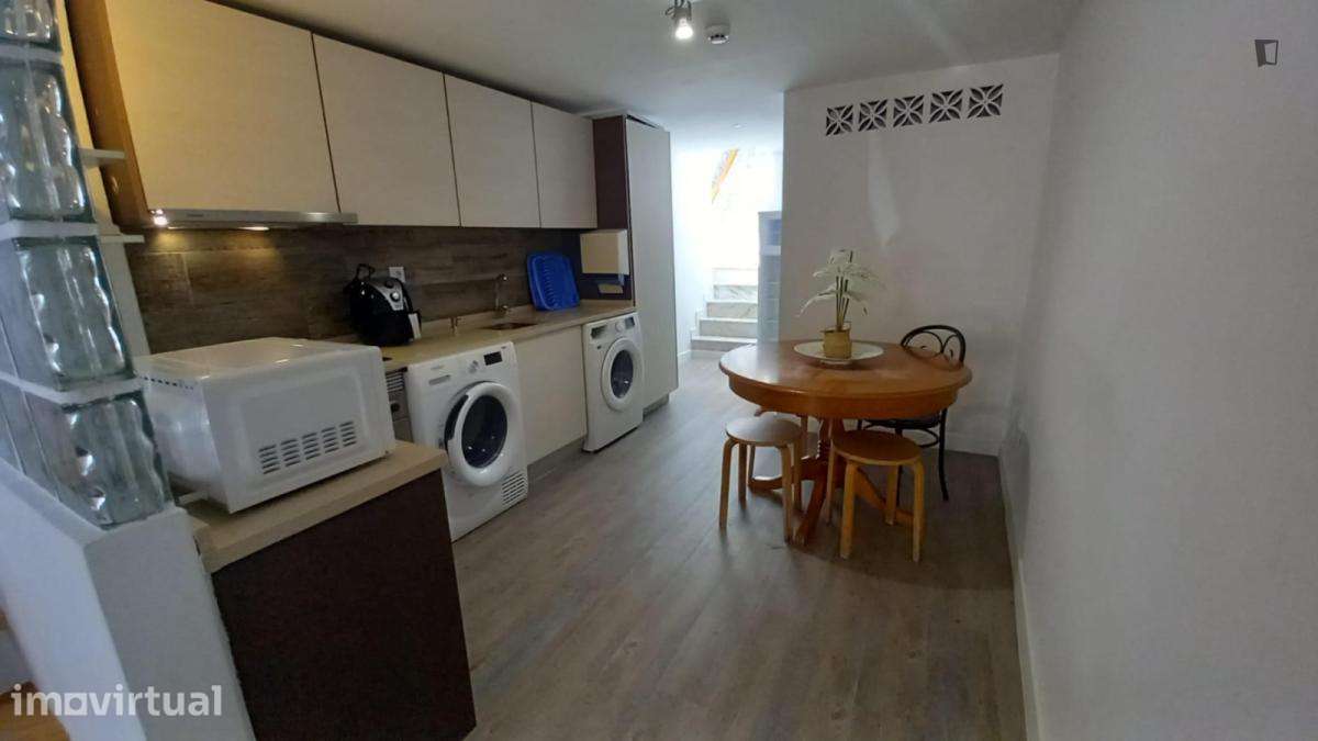 Quarto - localizado em Alcântara Lisbon - Grande imagem: 2/4