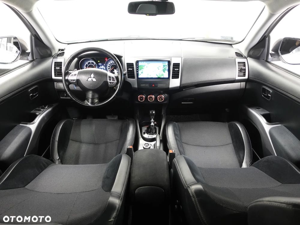 Mitsubishi Outlander 2.2 DI-D 4WD TC-SST Intense - 26