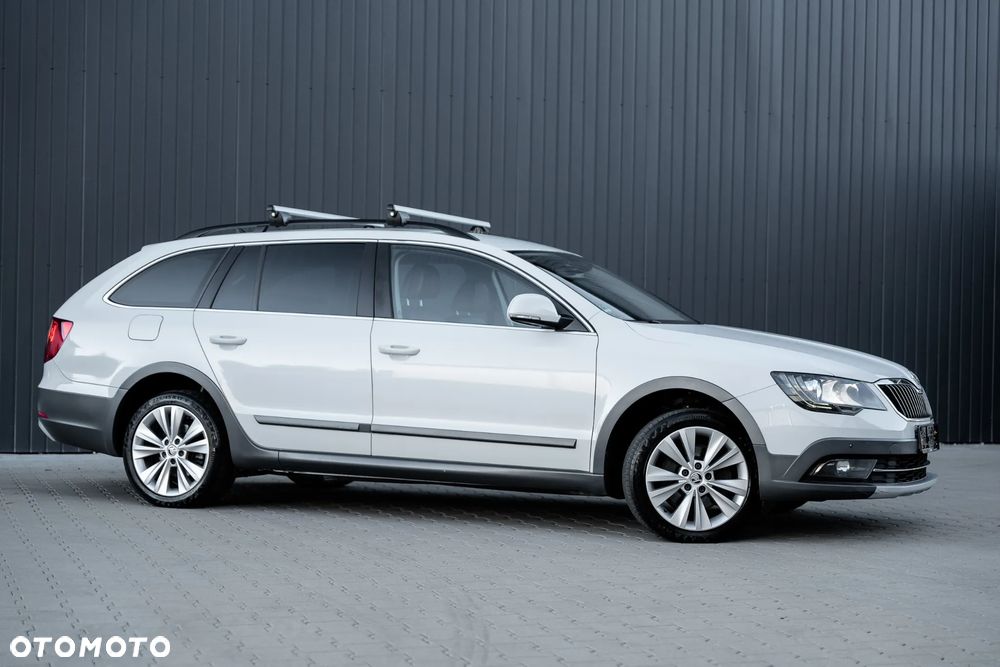 Skoda Superb 2.0 TDI 4x4 Elegance DSG - 3
