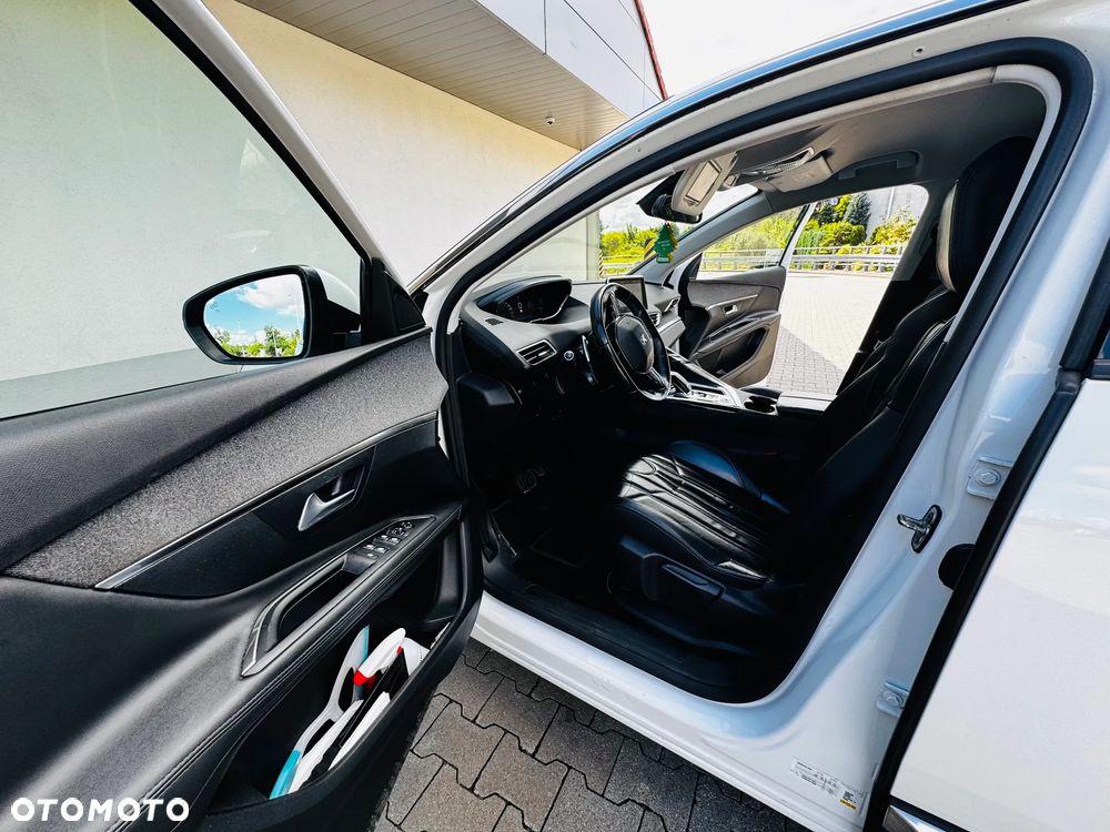 Peugeot 3008 1.5 BlueHDi Allure S&S EAT8 - 18