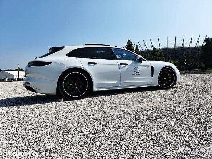 Porsche Panamera 4 E-Hybrid - 12