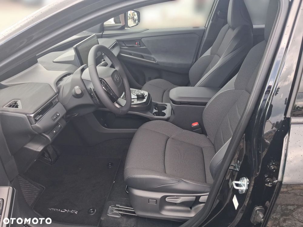 Toyota C-HR+ - 12