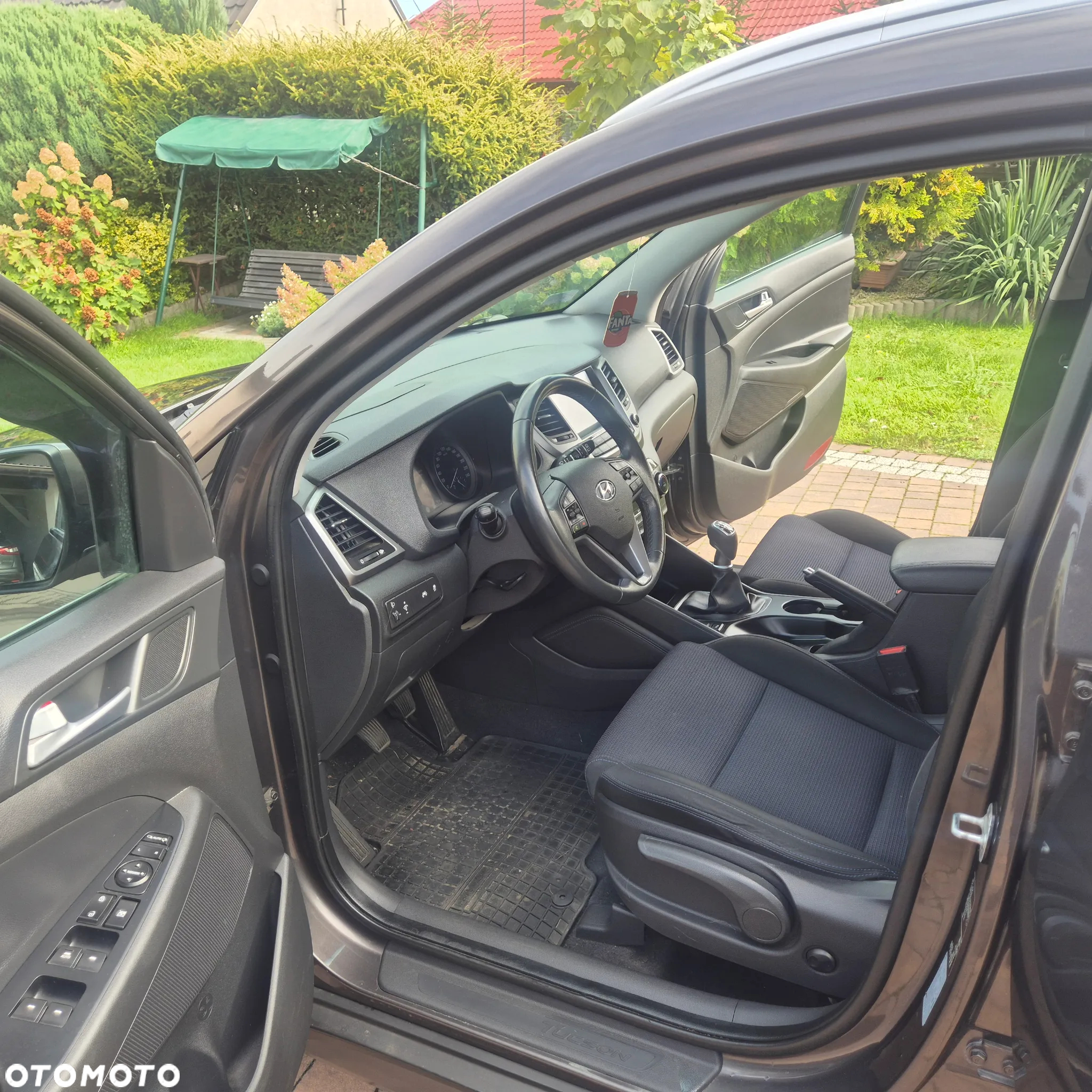 Hyundai Tucson blue 1.7 CRDi 2WD Intro Edition - 17