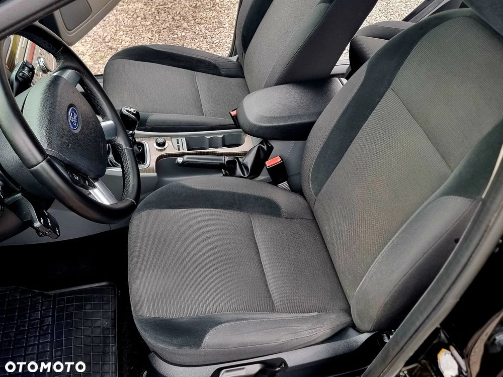 Ford Focus 2.0 16V Sport - 14