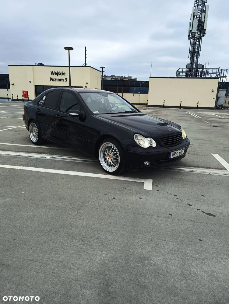 Mercedes-Benz Klasa C 180 Kompressor Classic Sport Edition - 11