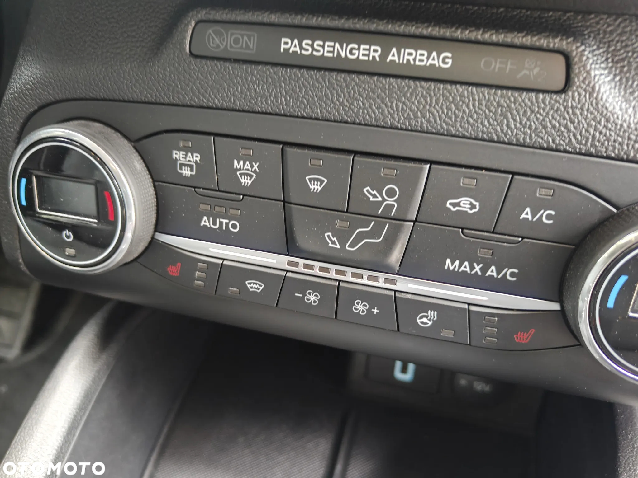 Ford Focus 1.0 EcoBoost Active Business - 27