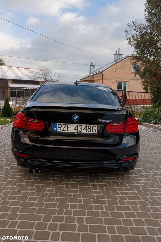 BMW Seria 3 328i Luxury Line - 7