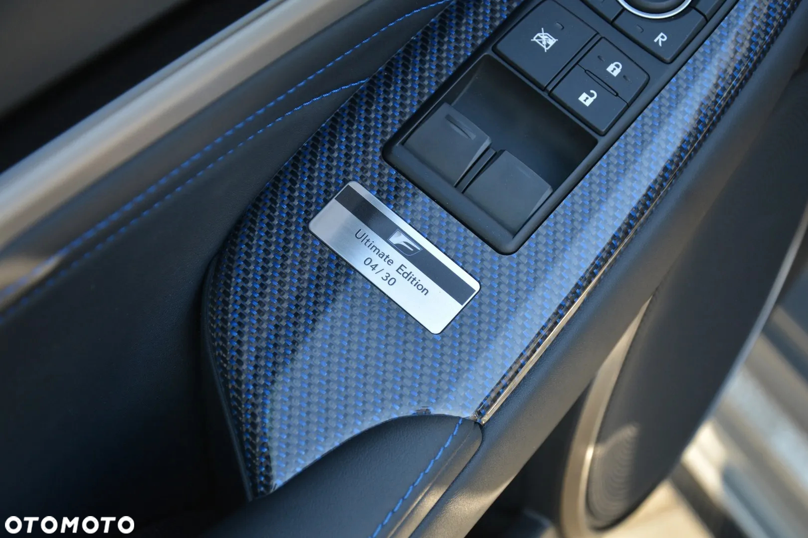 Lexus RC F Ultimate Edition - 8