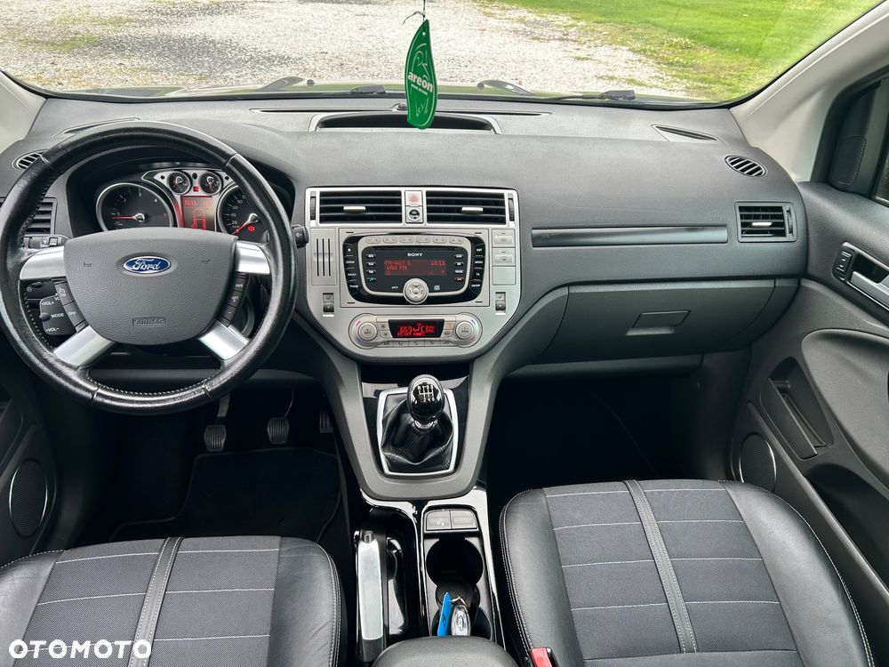 Ford Kuga 2.0 TDCi 4x4 Titanium - 37