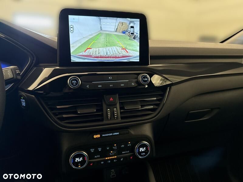 Ford Kuga - 17