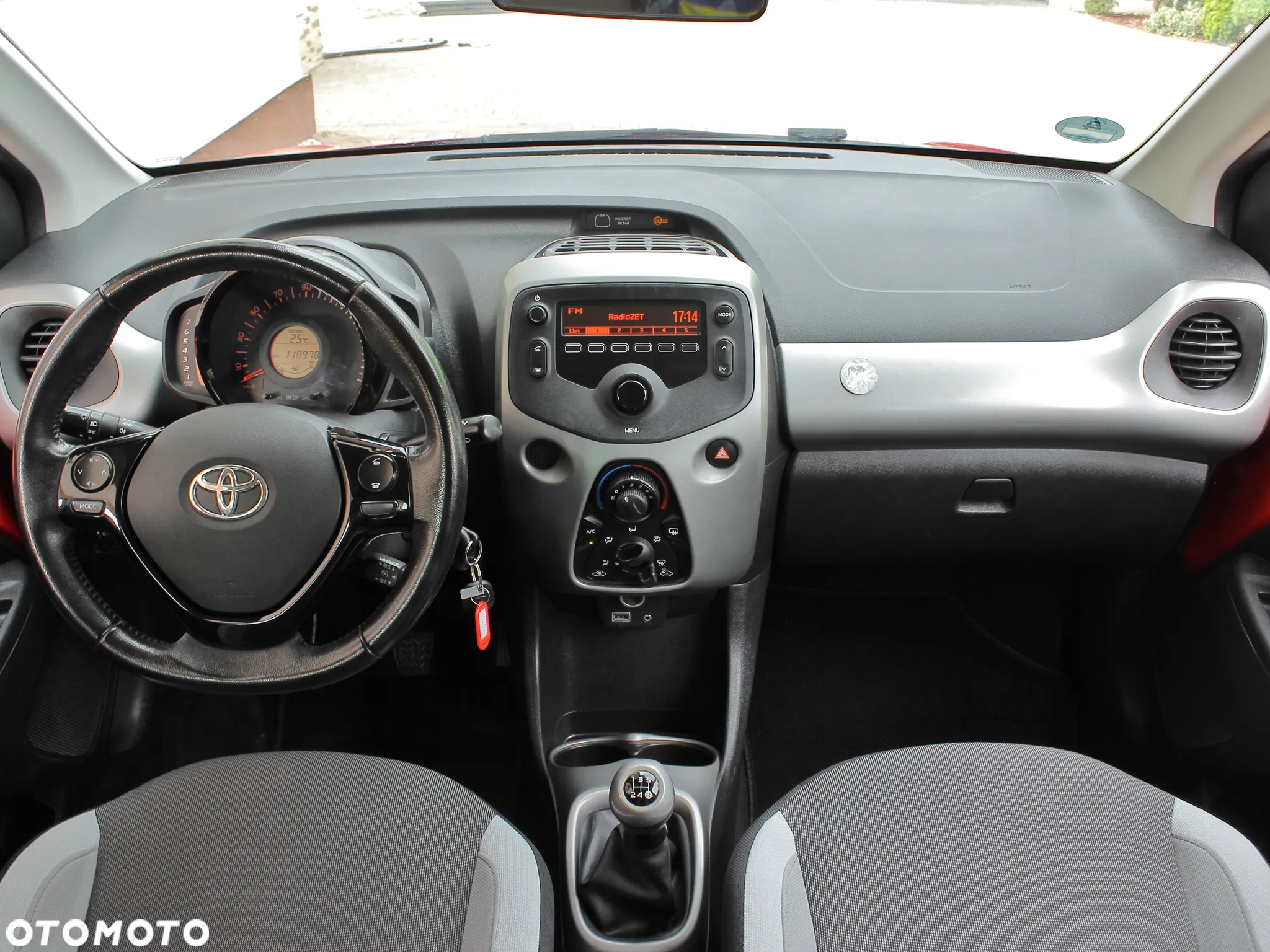 Toyota Aygo x-play - 6