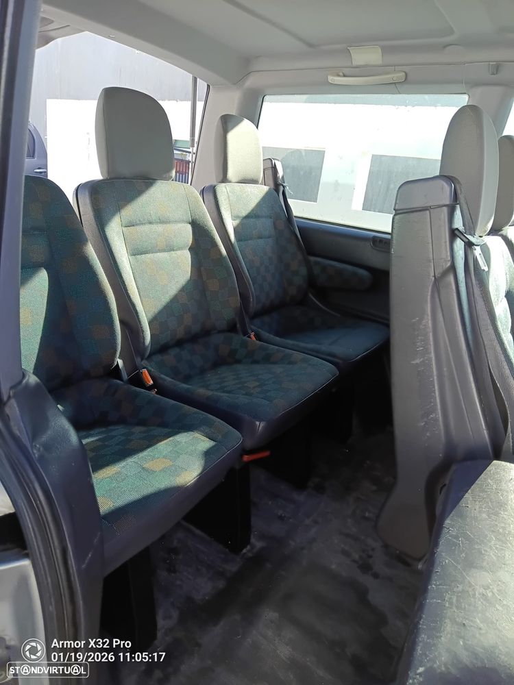 Mercedes-Benz VITO 112 CDI 2,2L 1999 (W638) 9 Lugares - 13