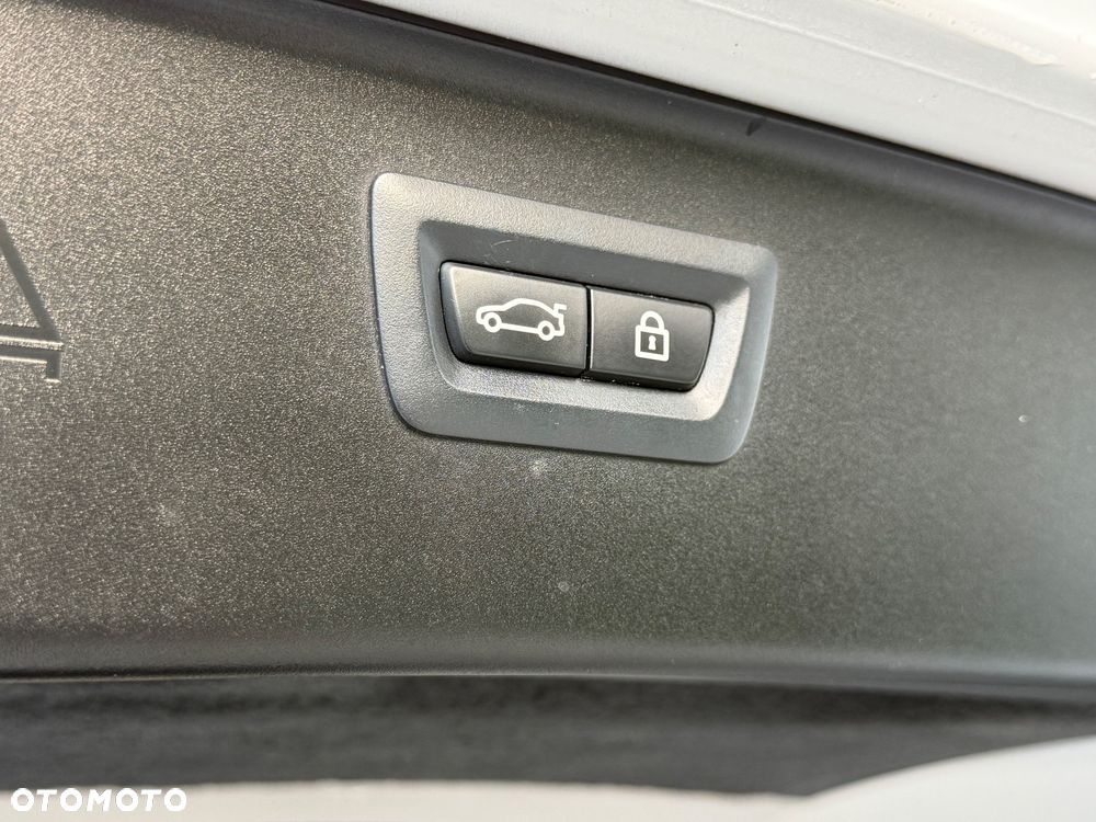 BMW Seria 5 520d - 35