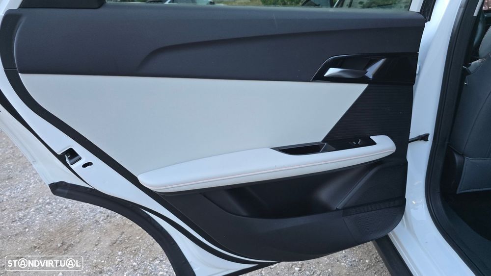 MG MG4 64 kWh Luxury - 51