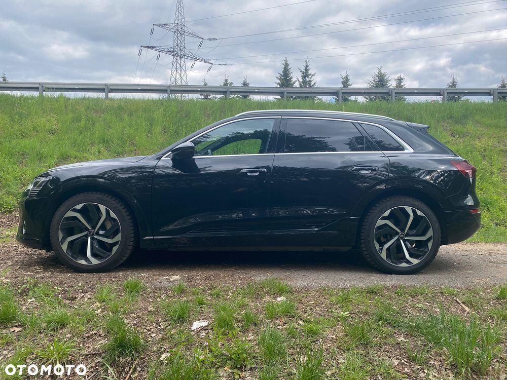 Audi Q8 - 10