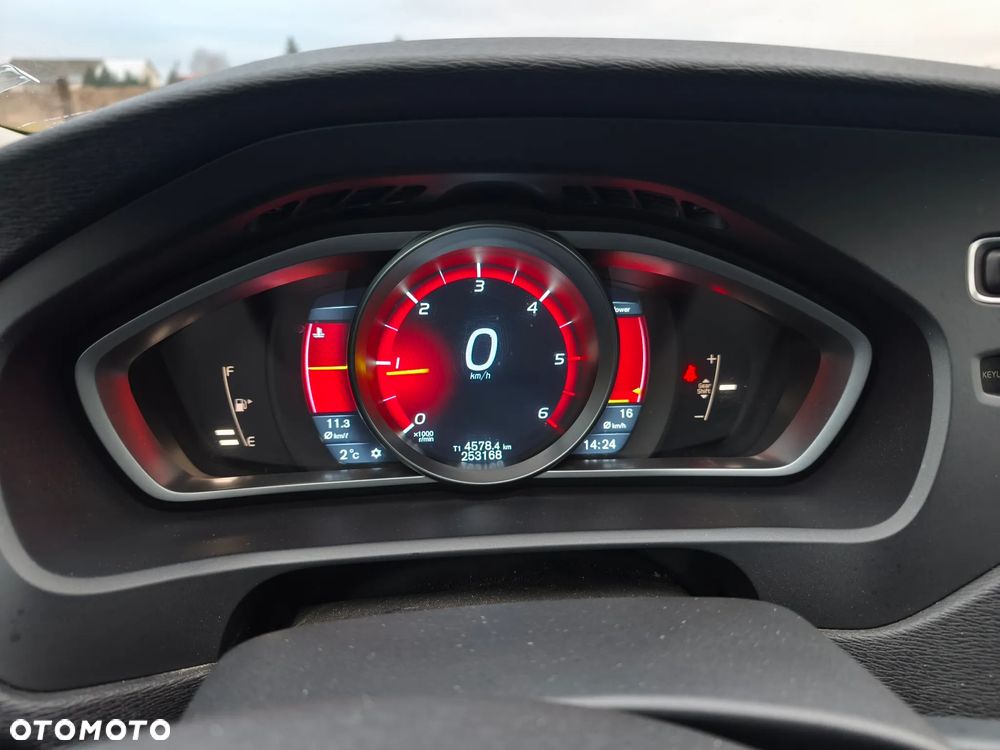 Volvo V40 D2 Momentum - 12