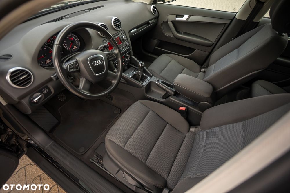 Audi A3 Sportback 2.0 TDI DPF Ambiente - 18