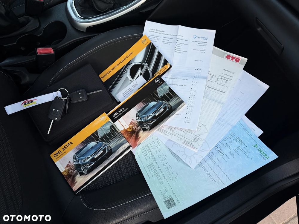 Opel Astra 1.6 Cosmo - 38