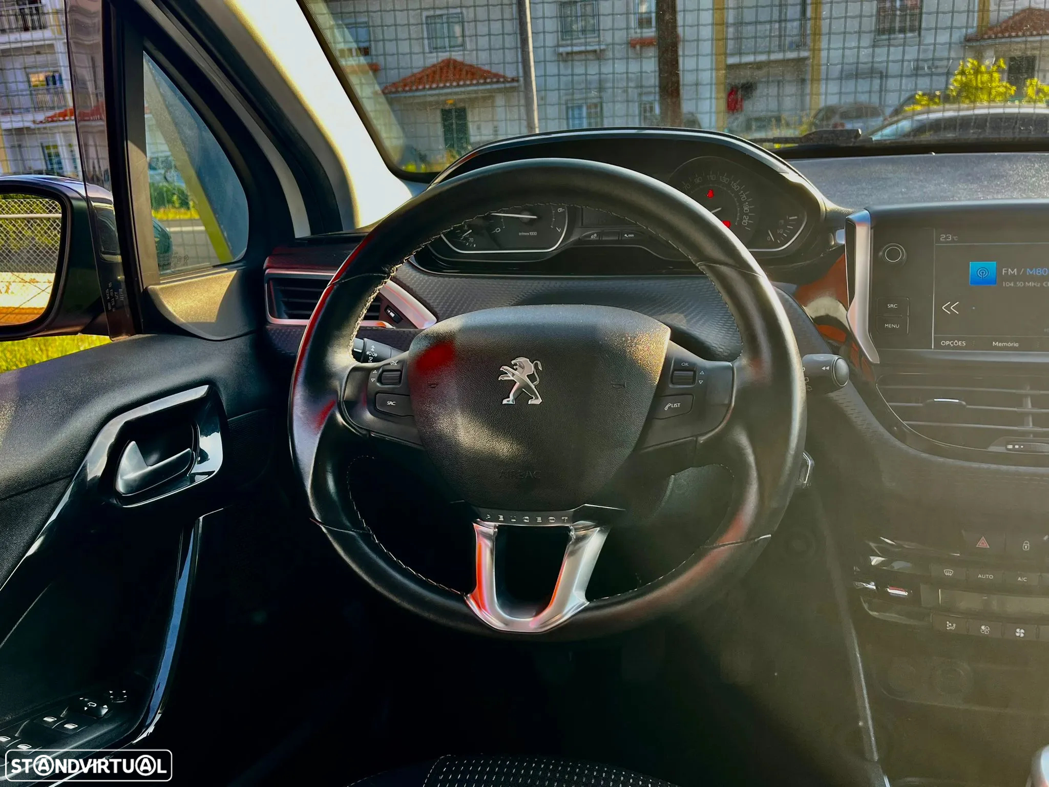 Peugeot 208 1.2 PureTech Allure - 5