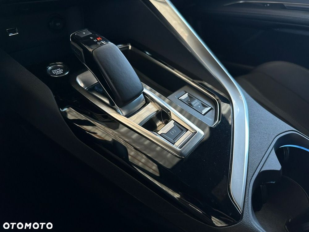 Peugeot 3008 225 e-EAT8 GT Pack - 24