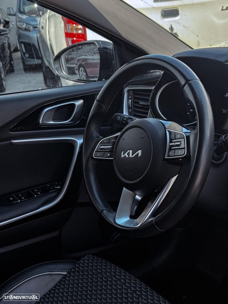 Kia XCeed - 10