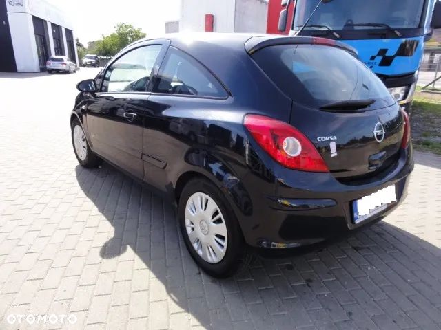 Opel Corsa 1.2 16V Cosmo - 9