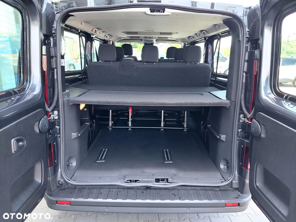 Renault Trafic Grand 2.0 dCi - 11