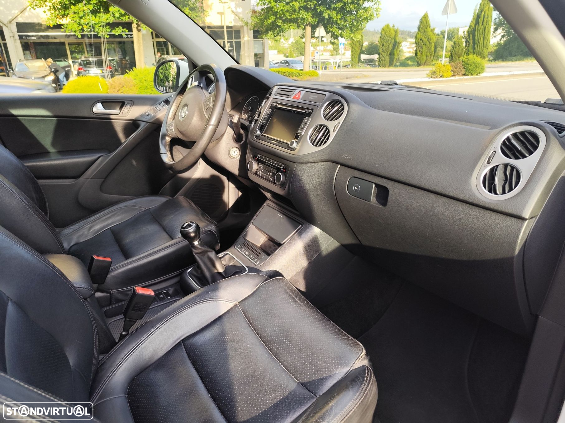 VW Tiguan 2.0 TDi Sport BlueMotion - 18