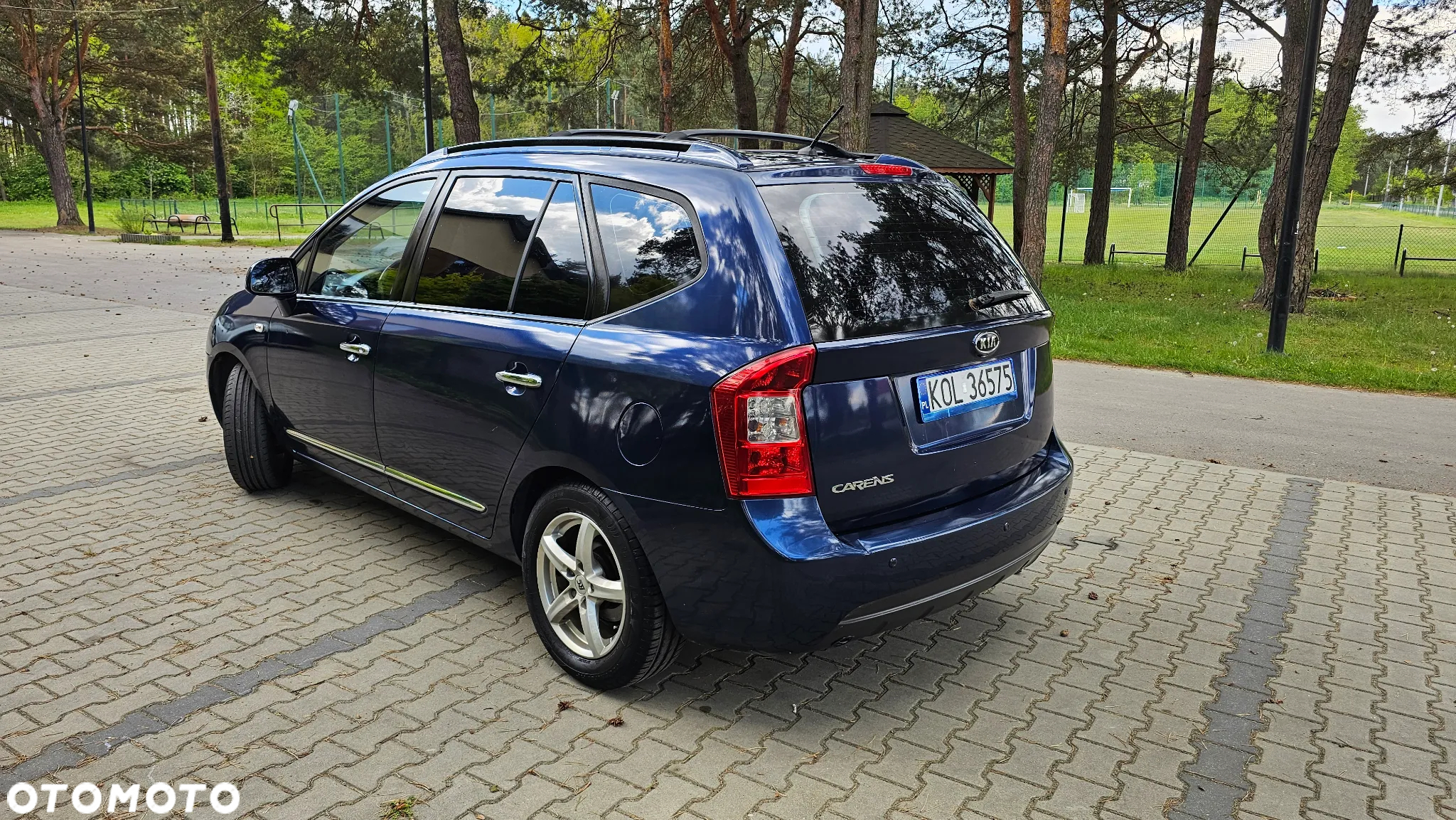 Kia Carens 2.0 EX - 9