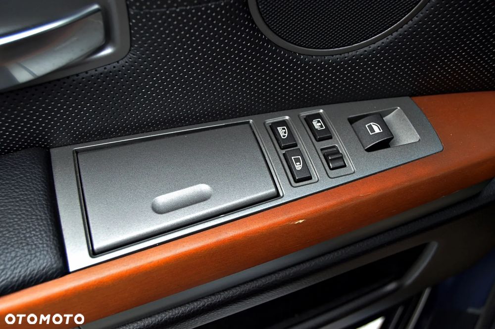 BMW Seria 7 745i - 26