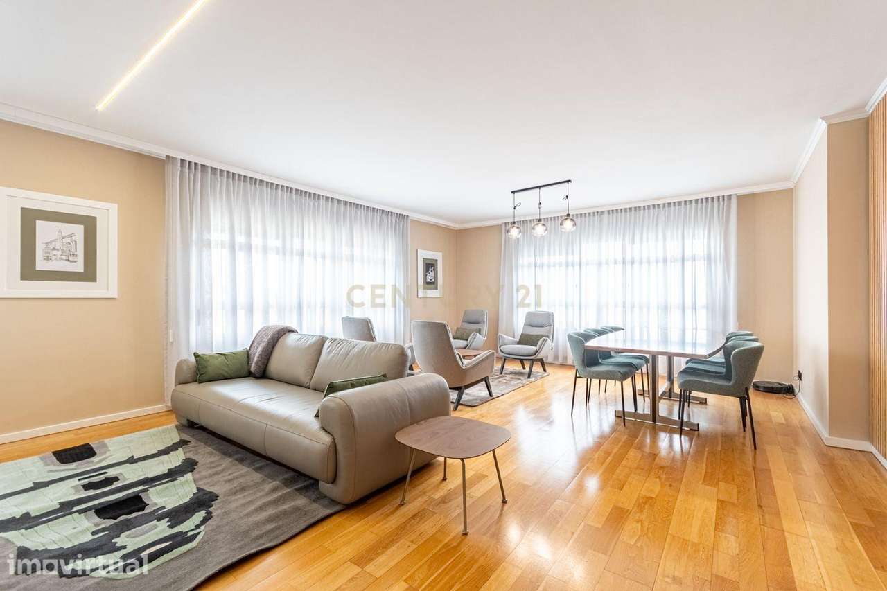 Apartamento T2 Twin Towers com Garagem - Grande imagem: 2/36