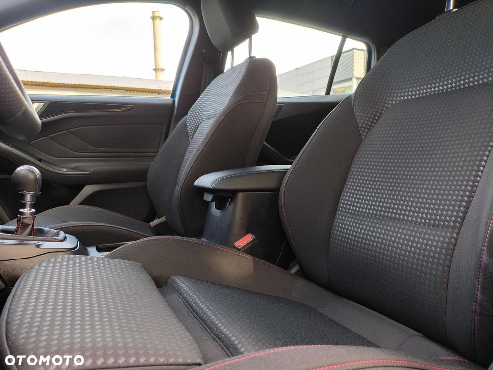 Ford Focus 1.0 EcoBoost ST-Line Business - 23
